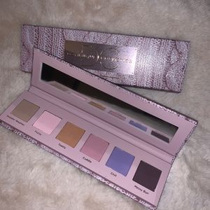 DOMINIQUE COSMETICS
Sweater Weather Eyeshadow